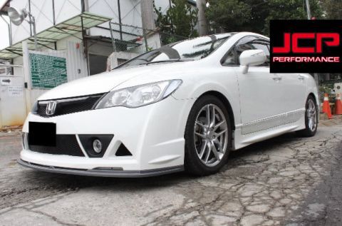 Honda Civic 05/- 4dr Sedan/Hybrid Front bumper  R-style