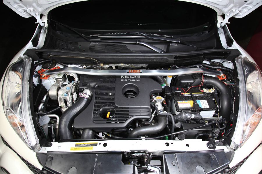 Juke 09/- Front up strutbar