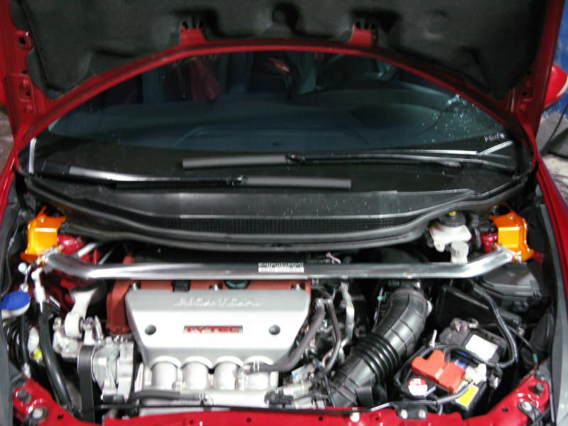 Civic 06/- 3/5dr FK/FN Front (up) strut bar alu. Polished