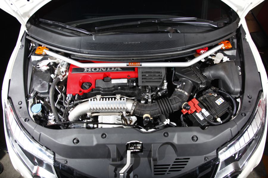 Honda Civic 15/- FK(2) 5drs ( Type-R ) Front (up) strut bar alu.
