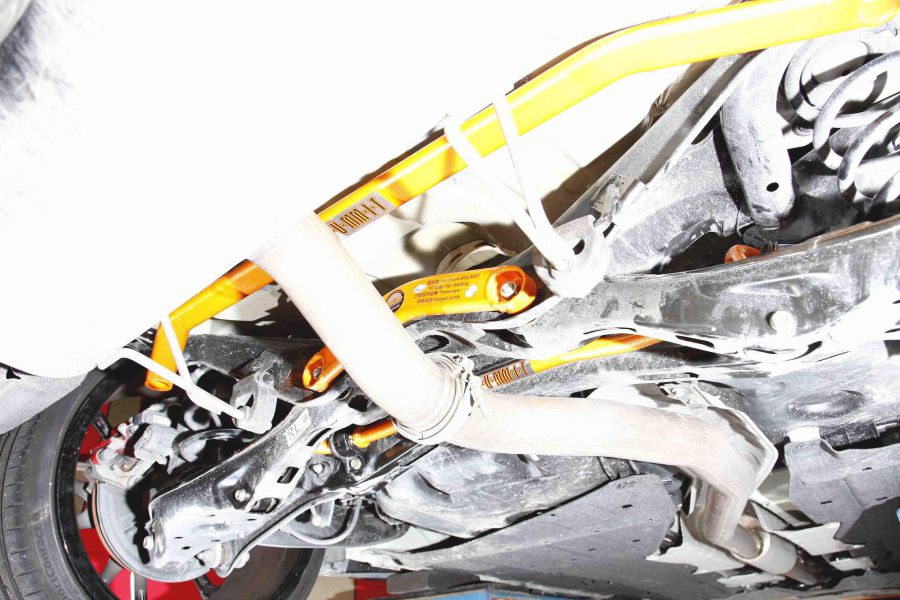 Honda Civic 17/- FK(8) 5drs ( Type-R ) Rear lower Tie-bar (small)