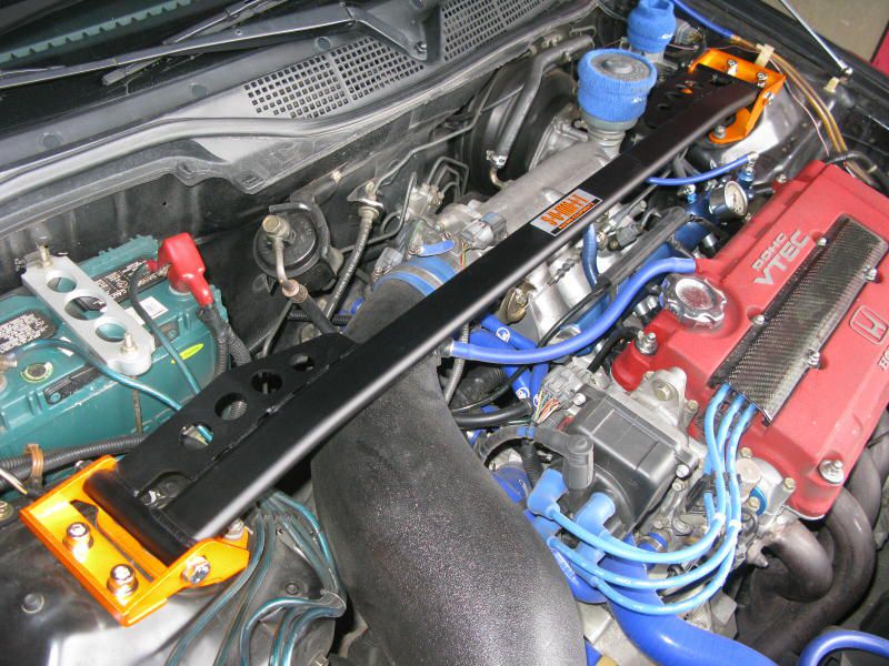 Civic 92/00 EG/EK 2/3/4drs Front ( up ) strut bar alu. Polished