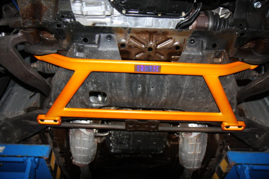 FX35/45 ( S50 ) Front Cross-Member Brace lower