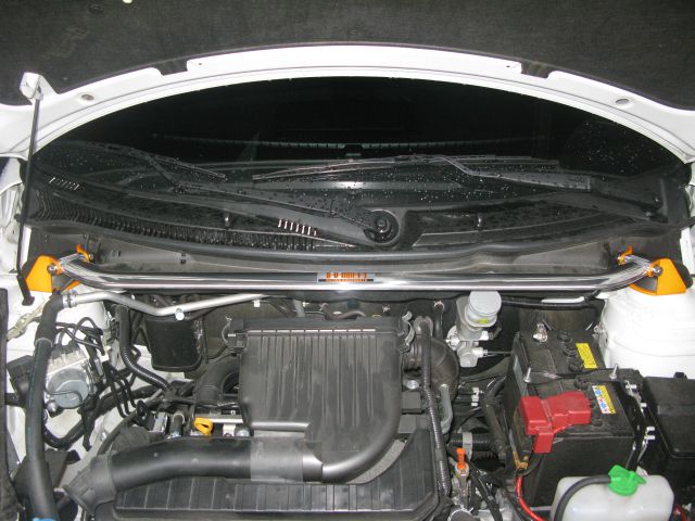 Swift(Sport) 10/- Front up strut brace